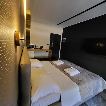 La Mirage Apartment 04 ติรานา ภายนอก รูปภาพ