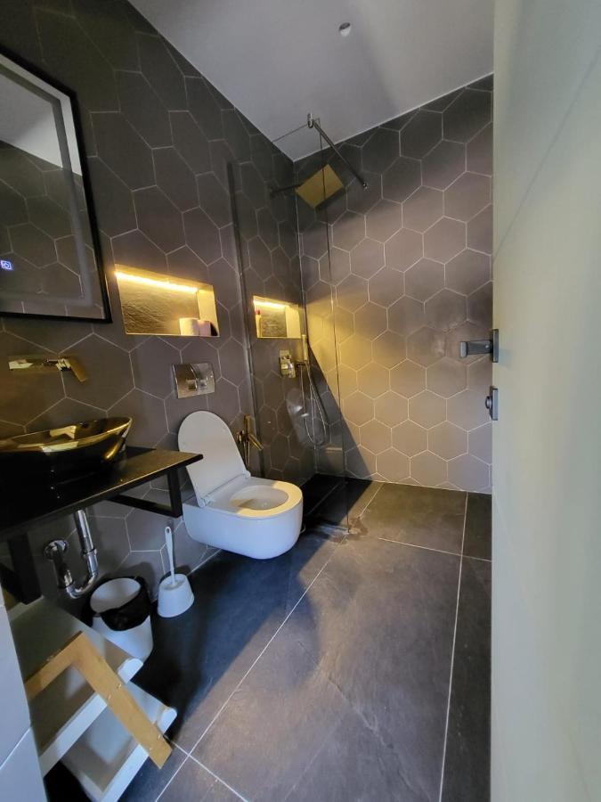 La Mirage Apartment 04 ติรานา ภายนอก รูปภาพ